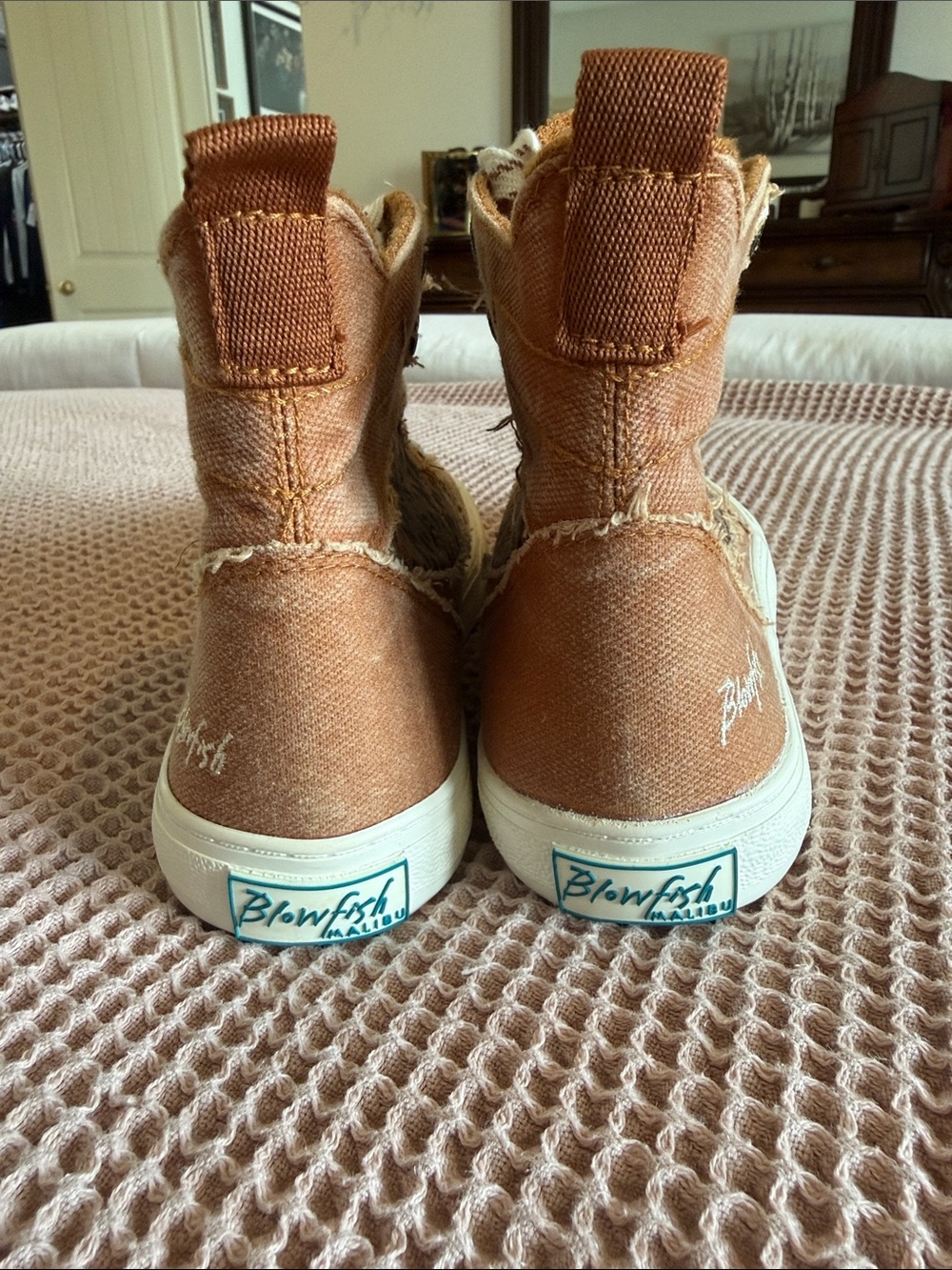 Blowfish Women’s Brown Leopard-Print High-Top Sneakers NWOT, size 8 - Picture 4 of 7